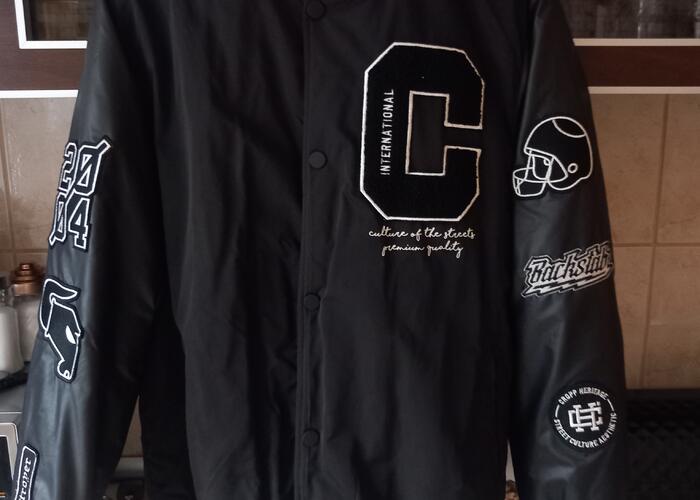 Grajewo ogłoszenia: Sprzedam bejzbolowke. . Firma cropp. 
Stan bdb. Rozmiar xl.