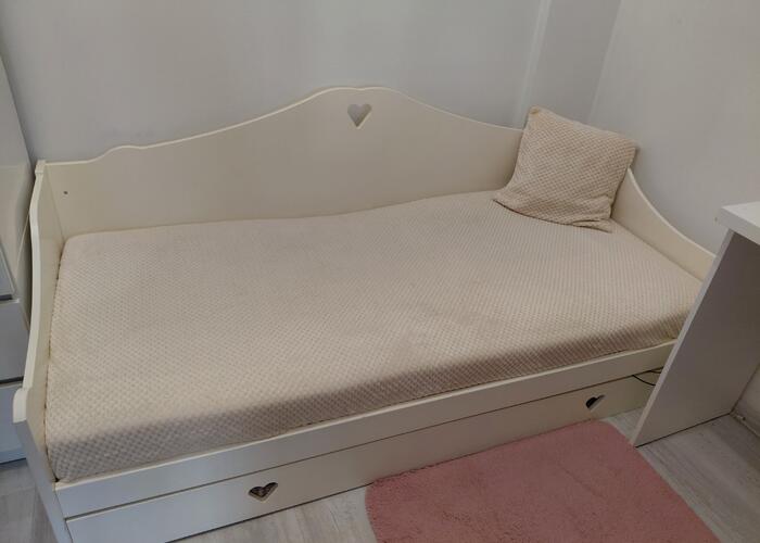Grajewo ogłoszenia: Sprzedam łóżko dziecięce białe 180/80
Wysuwana szuflada...