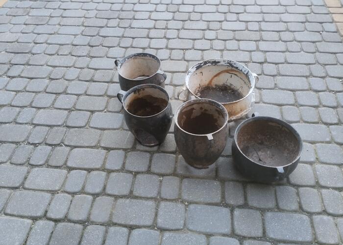Grajewo ogłoszenia: Sprzedam garnki żeliwne. Cena do ustalenia.